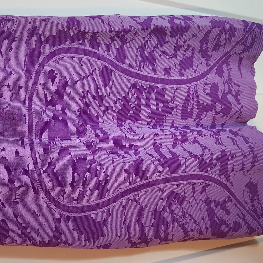 Lululemon purple patterned swiftly tank - Picture 4 of 9